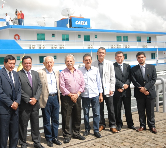 Agência barco do MTE leva serviços a municípios distantes